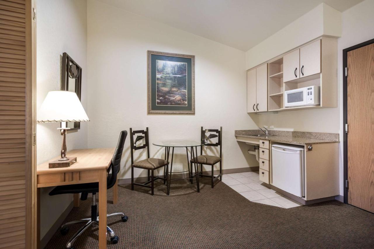 Best Western Golden Spike Inn & Suites Hill City Exterior foto